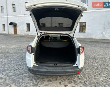 Белый Рено Меган, объемом двигателя 1.46 л и пробегом 146 тыс. км за 10799 $, фото 4 на Automoto.ua