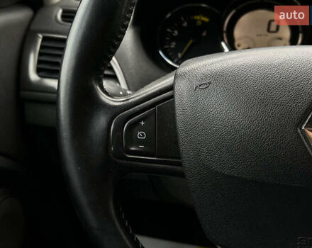 Белый Рено Меган, объемом двигателя 1.46 л и пробегом 243 тыс. км за 8850 $, фото 10 на Automoto.ua