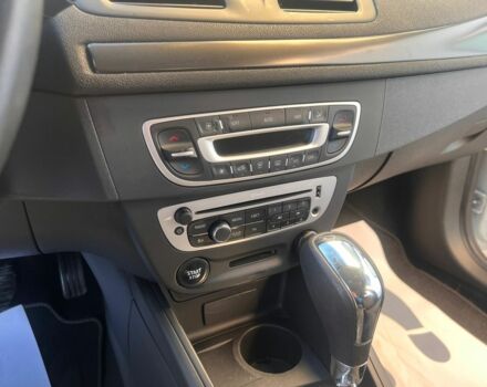 Белый Рено Меган, объемом двигателя 1.5 л и пробегом 190 тыс. км за 9200 $, фото 6 на Automoto.ua