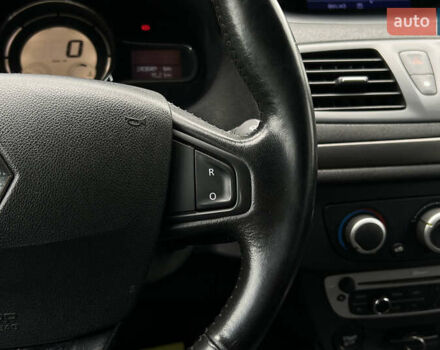 Белый Рено Меган, объемом двигателя 1.46 л и пробегом 243 тыс. км за 8850 $, фото 11 на Automoto.ua