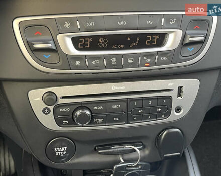 Белый Рено Меган, объемом двигателя 1.5 л и пробегом 196 тыс. км за 9500 $, фото 16 на Automoto.ua