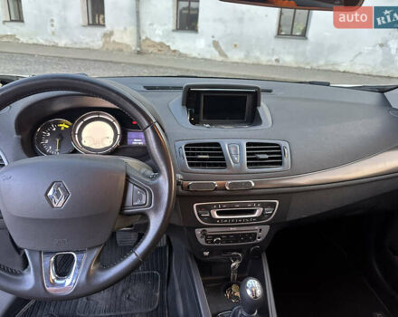 Белый Рено Меган, объемом двигателя 1.46 л и пробегом 146 тыс. км за 10799 $, фото 7 на Automoto.ua