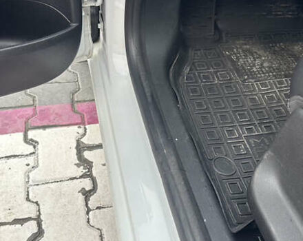 Белый Рено Меган, объемом двигателя 1.46 л и пробегом 320 тыс. км за 7999 $, фото 34 на Automoto.ua