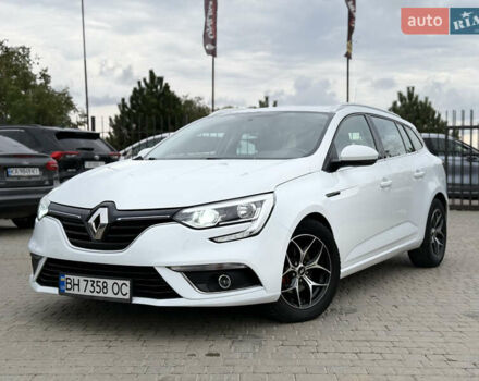 Белый Рено Меган, объемом двигателя 1.46 л и пробегом 193 тыс. км за 10899 $, фото 3 на Automoto.ua