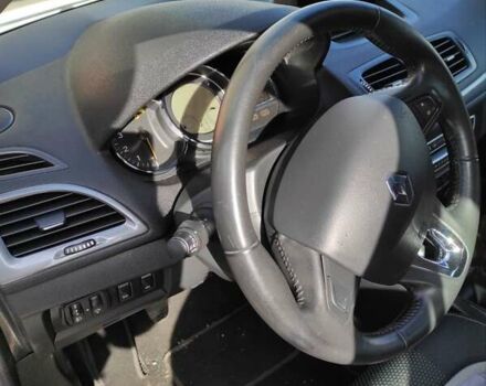 Белый Рено Меган, объемом двигателя 1.5 л и пробегом 300 тыс. км за 9000 $, фото 9 на Automoto.ua