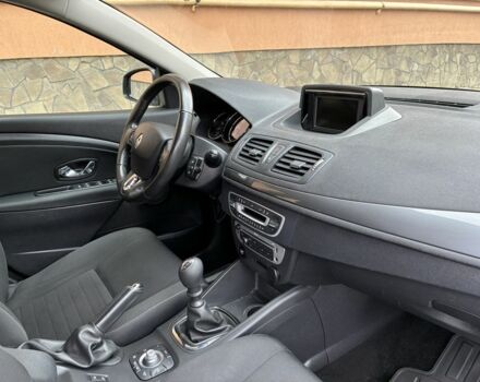 Белый Рено Меган, объемом двигателя 1.5 л и пробегом 279 тыс. км за 9900 $, фото 3 на Automoto.ua