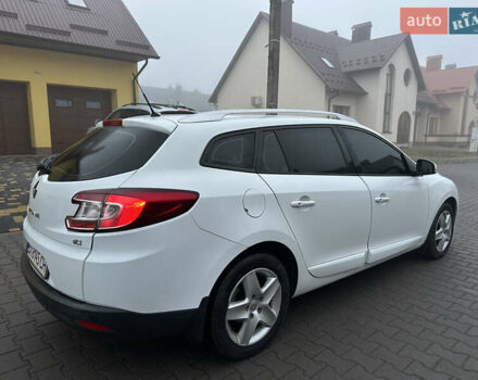 Белый Рено Меган, объемом двигателя 1.46 л и пробегом 206 тыс. км за 8650 $, фото 2 на Automoto.ua