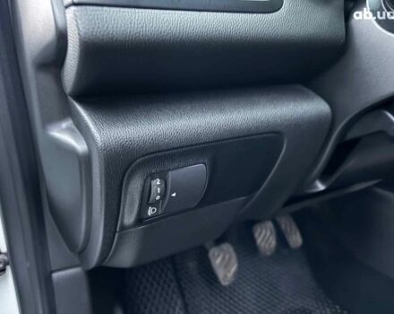 Белый Рено Меган, объемом двигателя 1.5 л и пробегом 233 тыс. км за 10990 $, фото 19 на Automoto.ua