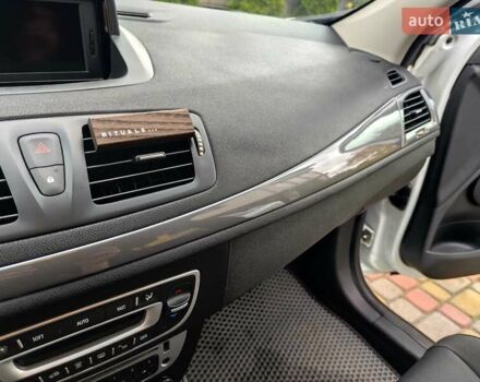 Белый Рено Меган, объемом двигателя 1.46 л и пробегом 202 тыс. км за 9500 $, фото 17 на Automoto.ua