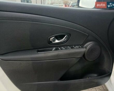 Белый Рено Меган, объемом двигателя 1.5 л и пробегом 149 тыс. км за 9600 $, фото 53 на Automoto.ua