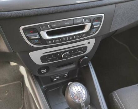 Белый Рено Меган, объемом двигателя 1.5 л и пробегом 300 тыс. км за 9000 $, фото 8 на Automoto.ua