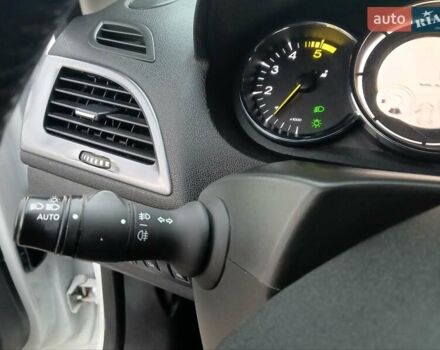 Белый Рено Меган, объемом двигателя 1.5 л и пробегом 149 тыс. км за 9600 $, фото 63 на Automoto.ua