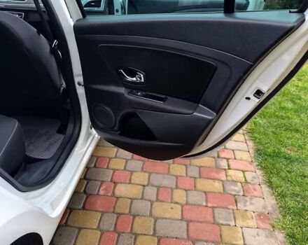 Белый Рено Меган, объемом двигателя 1.46 л и пробегом 202 тыс. км за 9500 $, фото 5 на Automoto.ua