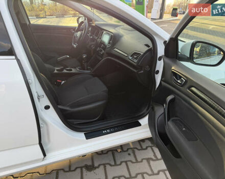 Белый Рено Меган, объемом двигателя 1.46 л и пробегом 227 тыс. км за 10900 $, фото 23 на Automoto.ua