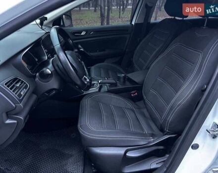 Белый Рено Меган, объемом двигателя 1.5 л и пробегом 233 тыс. км за 10990 $, фото 13 на Automoto.ua