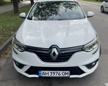 Белый Рено Меган, объемом двигателя 1.46 л и пробегом 260 тыс. км за 9800 $, фото 1 на Automoto.ua