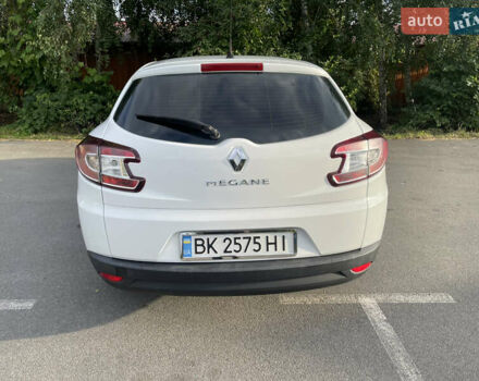 Белый Рено Меган, объемом двигателя 1.46 л и пробегом 246 тыс. км за 8900 $, фото 3 на Automoto.ua
