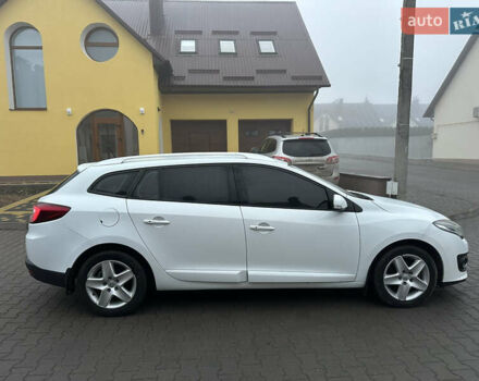 Белый Рено Меган, объемом двигателя 1.46 л и пробегом 206 тыс. км за 8650 $, фото 1 на Automoto.ua