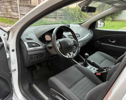 Белый Рено Меган, объемом двигателя 1.5 л и пробегом 279 тыс. км за 9900 $, фото 2 на Automoto.ua