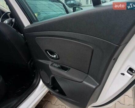 Белый Рено Меган, объемом двигателя 1.5 л и пробегом 149 тыс. км за 9600 $, фото 42 на Automoto.ua
