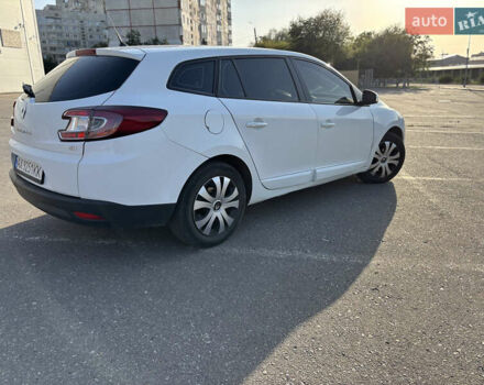 Білий Рено Меган, об'ємом двигуна 1.46 л та пробігом 240 тис. км за 7850 $, фото 7 на Automoto.ua