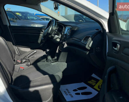 Білий Рено Меган, об'ємом двигуна 1.46 л та пробігом 184 тис. км за 11300 $, фото 20 на Automoto.ua