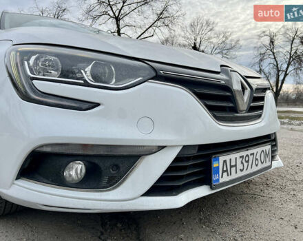 Белый Рено Меган, объемом двигателя 1.5 л и пробегом 275 тыс. км за 11200 $, фото 4 на Automoto.ua