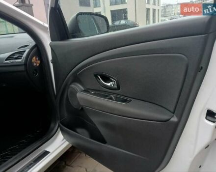 Белый Рено Меган, объемом двигателя 1.5 л и пробегом 149 тыс. км за 9600 $, фото 44 на Automoto.ua