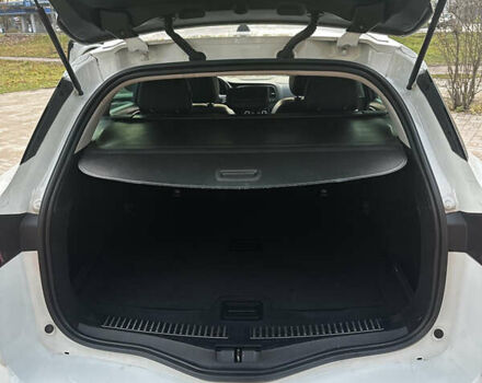 Білий Рено Меган, об'ємом двигуна 1.6 л та пробігом 220 тис. км за 11800 $, фото 13 на Automoto.ua