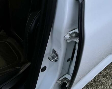 Белый Рено Меган, объемом двигателя 1.46 л и пробегом 231 тыс. км за 11100 $, фото 14 на Automoto.ua