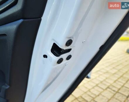 Белый Рено Меган, объемом двигателя 1.46 л и пробегом 200 тыс. км за 11999 $, фото 84 на Automoto.ua