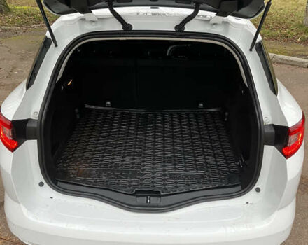 Белый Рено Меган, объемом двигателя 1.5 л и пробегом 213 тыс. км за 9999 $, фото 17 на Automoto.ua