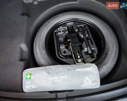 Белый Рено Меган, объемом двигателя 1.46 л и пробегом 200 тыс. км за 11999 $, фото 72 на Automoto.ua