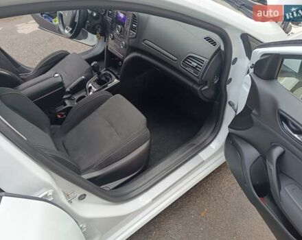 Белый Рено Меган, объемом двигателя 1.46 л и пробегом 190 тыс. км за 11800 $, фото 2 на Automoto.ua