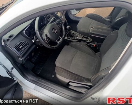 Белый Рено Меган, объемом двигателя 1.5 л и пробегом 190 тыс. км за 11500 $, фото 9 на Automoto.ua