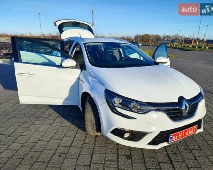 Белый Рено Меган, объемом двигателя 1.46 л и пробегом 200 тыс. км за 11999 $, фото 4 на Automoto.ua