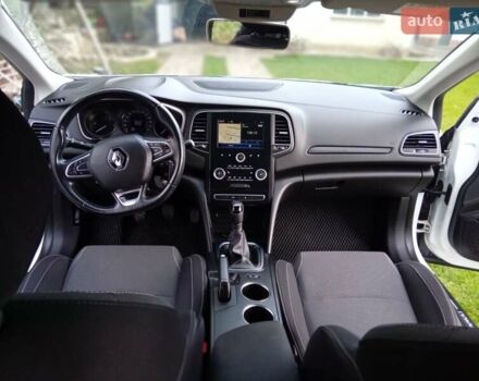 Белый Рено Меган, объемом двигателя 1.46 л и пробегом 251 тыс. км за 12400 $, фото 11 на Automoto.ua