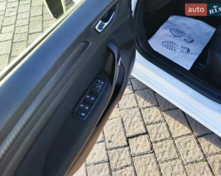 Белый Рено Меган, объемом двигателя 1.46 л и пробегом 200 тыс. км за 11999 $, фото 69 на Automoto.ua