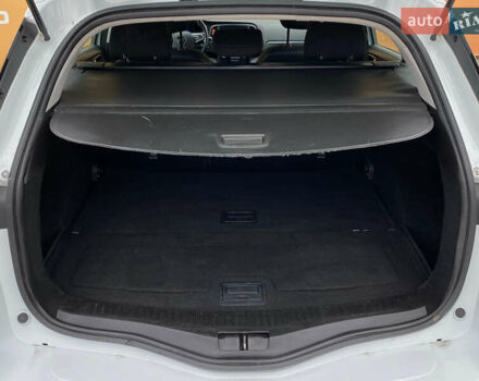 Білий Рено Меган, об'ємом двигуна 1.46 л та пробігом 259 тис. км за 11900 $, фото 26 на Automoto.ua