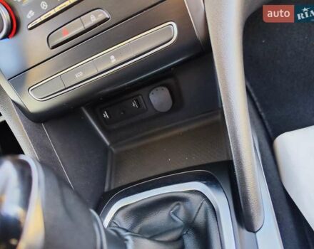 Белый Рено Меган, объемом двигателя 1.46 л и пробегом 200 тыс. км за 11999 $, фото 53 на Automoto.ua