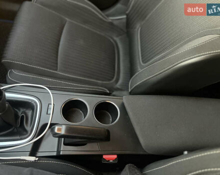 Білий Рено Меган, об'ємом двигуна 1.5 л та пробігом 213 тис. км за 11800 $, фото 21 на Automoto.ua