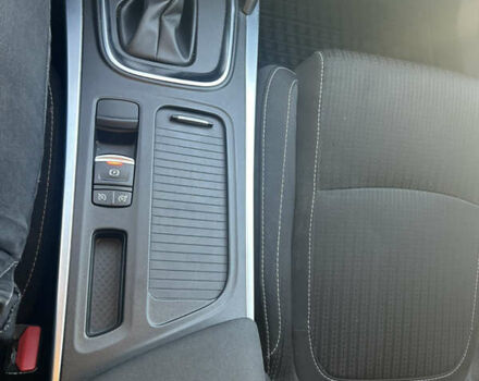 Білий Рено Меган, об'ємом двигуна 1.46 л та пробігом 228 тис. км за 11000 $, фото 11 на Automoto.ua