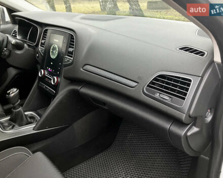 Белый Рено Меган, объемом двигателя 1.5 л и пробегом 213 тыс. км за 9999 $, фото 25 на Automoto.ua