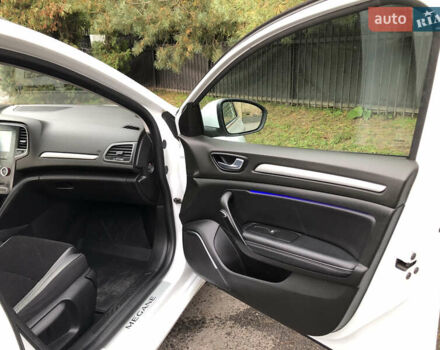 Белый Рено Меган, объемом двигателя 1.5 л и пробегом 150 тыс. км за 14300 $, фото 136 на Automoto.ua