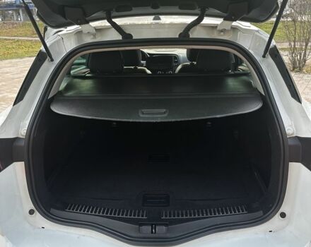 Белый Рено Меган, объемом двигателя 1.6 л и пробегом 195 тыс. км за 11800 $, фото 16 на Automoto.ua