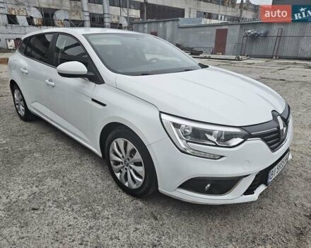 Белый Рено Меган, объемом двигателя 1.5 л и пробегом 175 тыс. км за 10300 $, фото 5 на Automoto.ua