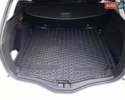 Белый Рено Меган, объемом двигателя 1.46 л и пробегом 251 тыс. км за 12400 $, фото 9 на Automoto.ua