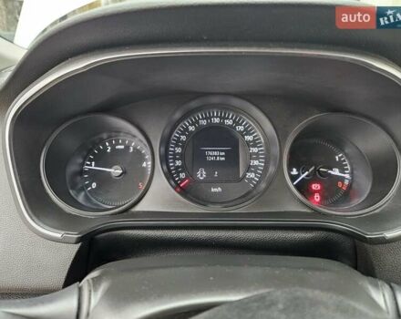 Белый Рено Меган, объемом двигателя 1.5 л и пробегом 175 тыс. км за 10300 $, фото 14 на Automoto.ua