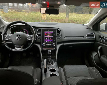 Белый Рено Меган, объемом двигателя 1.5 л и пробегом 213 тыс. км за 9999 $, фото 19 на Automoto.ua