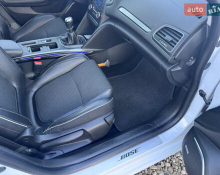 Білий Рено Меган, об'ємом двигуна 1.46 л та пробігом 211 тис. км за 13300 $, фото 46 на Automoto.ua